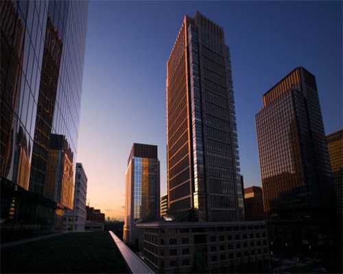 微小的反抗：当职场女性开始觉醒