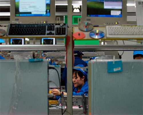 1996年男子把5个人砌成水泥台，逃跑时娶2个老婆，22年后被判死刑