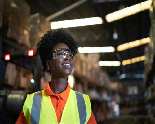 市住房和城乡建设局党委书记、局长现场接听12345热线