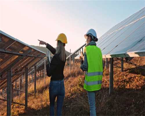 热情直爽！看地铁站里的“青岛大姨”