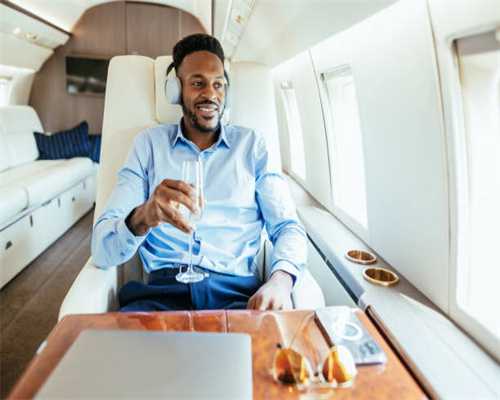 混凝土出现凝结时间异常的原因是什么？