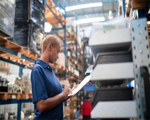 液压齿轮泵吸不上油的原因一般是什么？